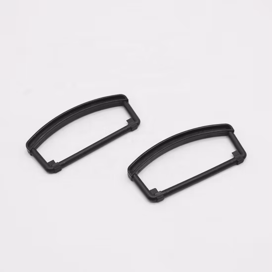 Produzione maniglie in plastica per scatole di latta in metallo