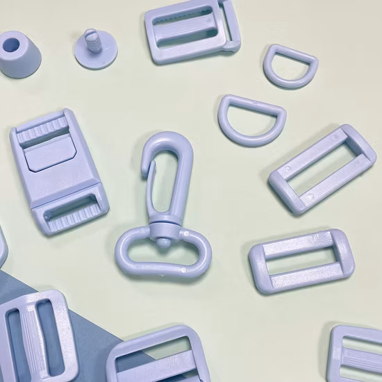 Fibbia in plastica di sicurezza a sgancio laterale rapido regolabile in plastica colorata alla moda